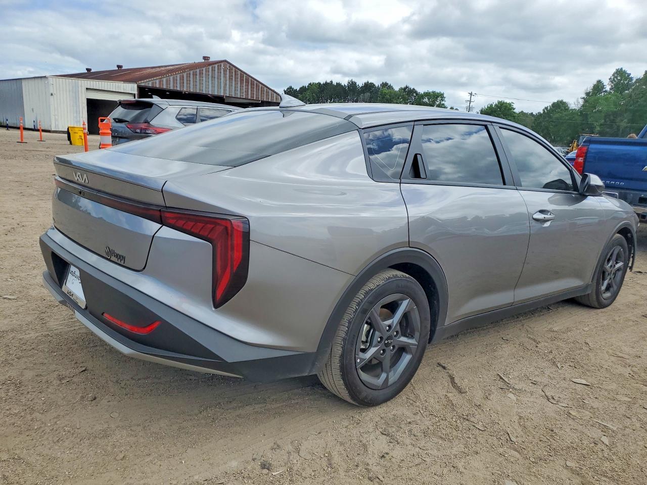 2025 Kia K4 Lxs - Image 3
