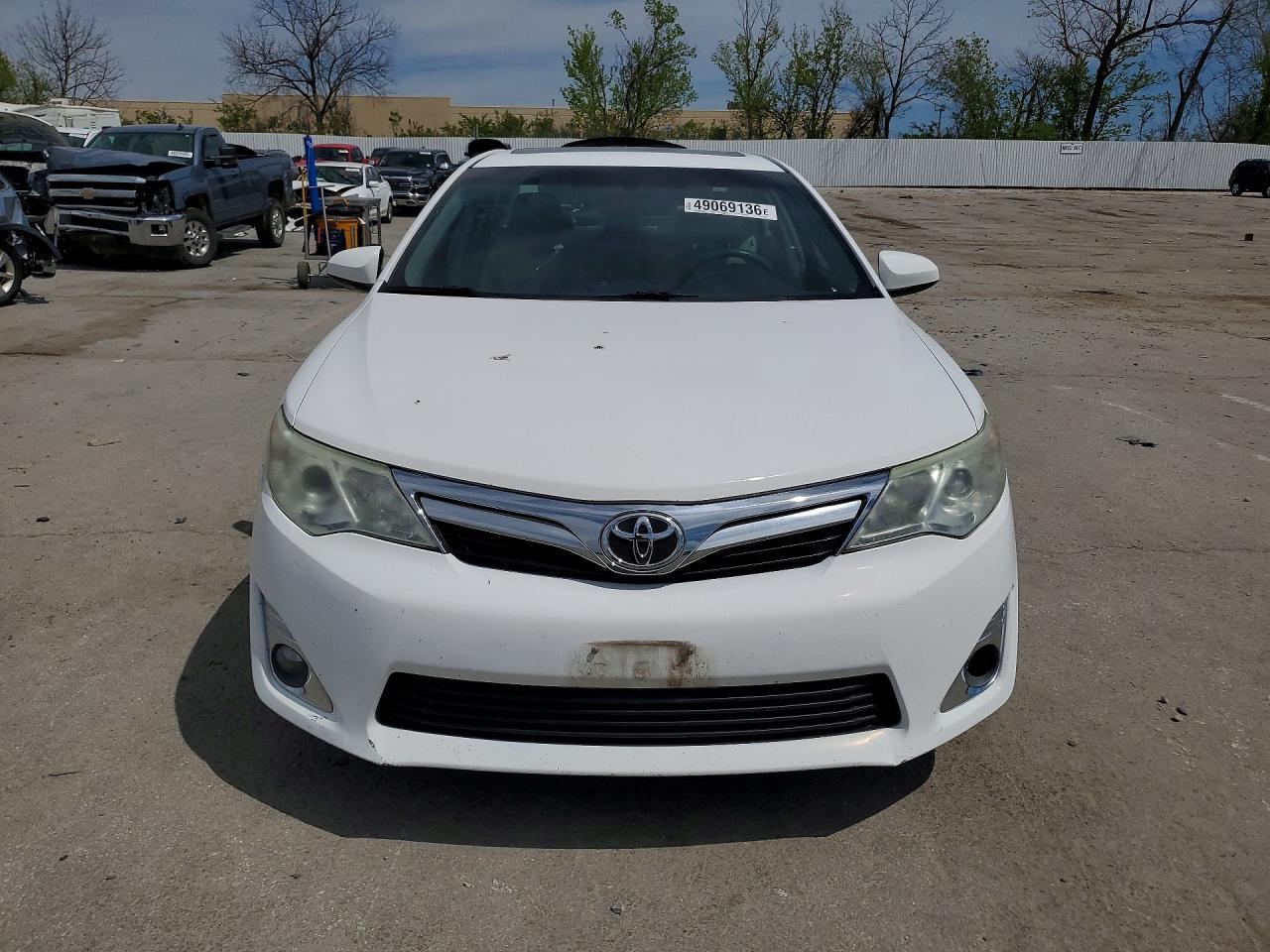 2014 Toyota Camry Xle V6 - Image 5