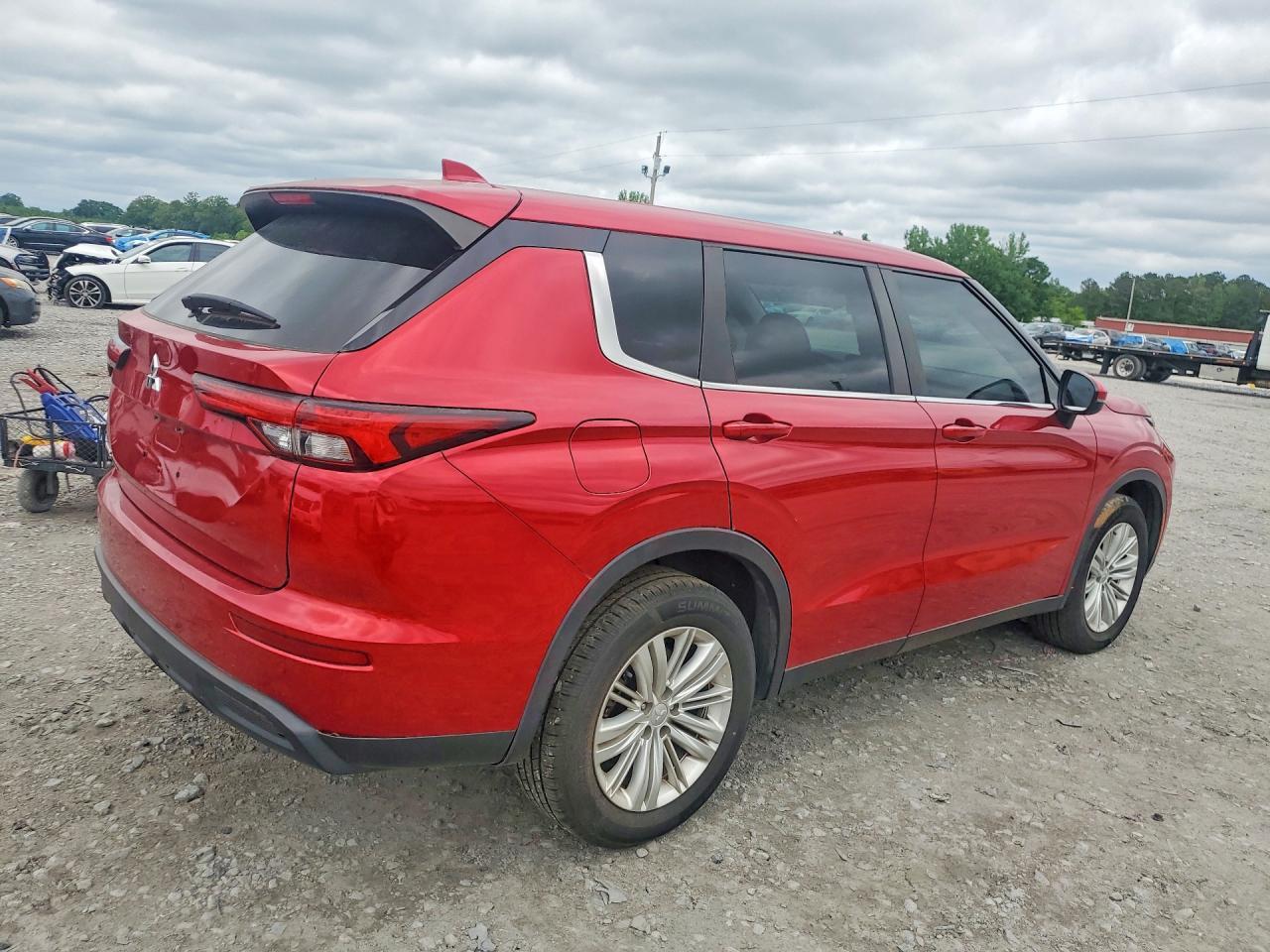 2023 Mitsubishi Outlander Es - Image 3