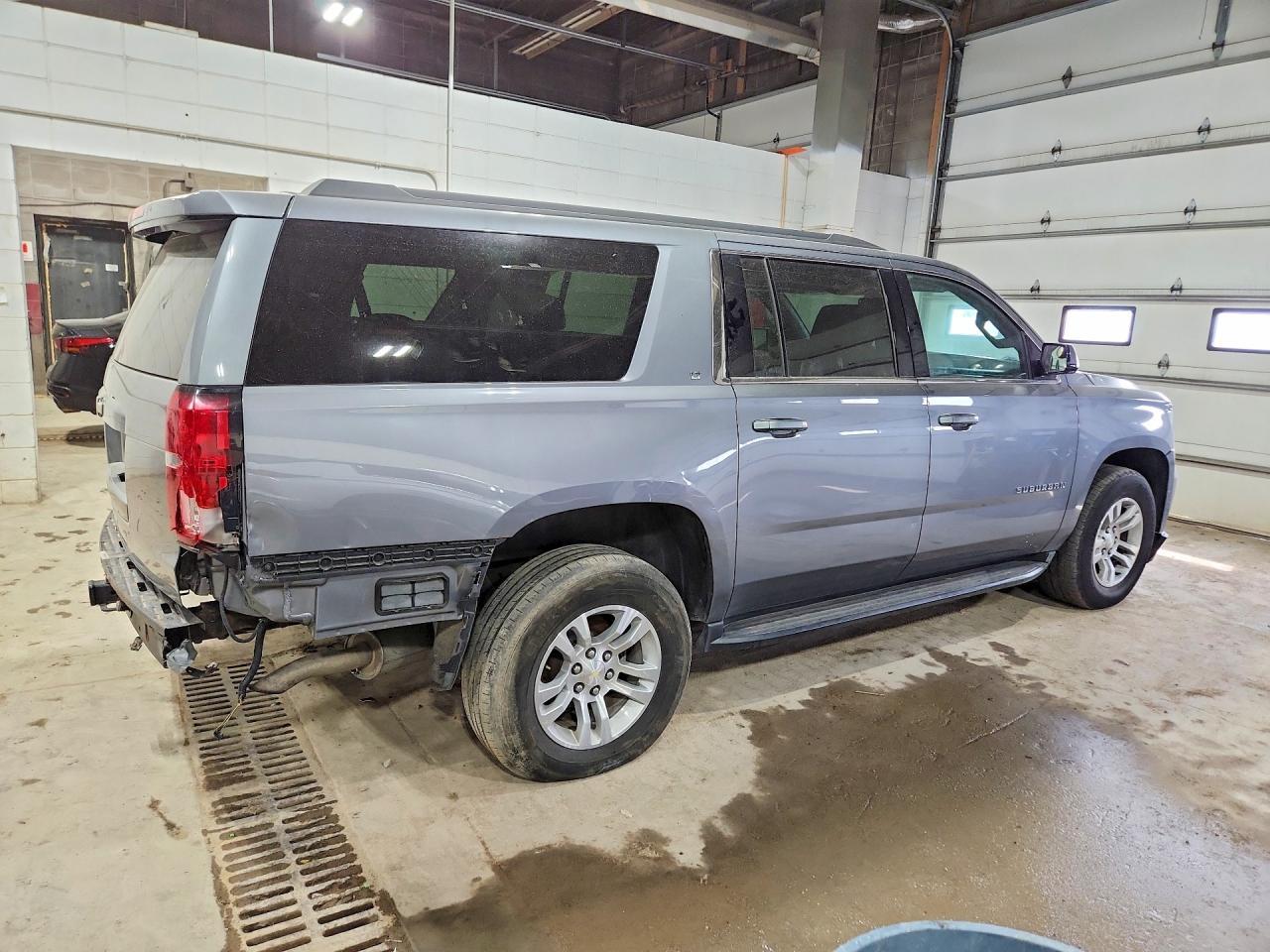 2019 Chevrolet Suburban Lt 4Wd 5.3L V8 - Фото 3