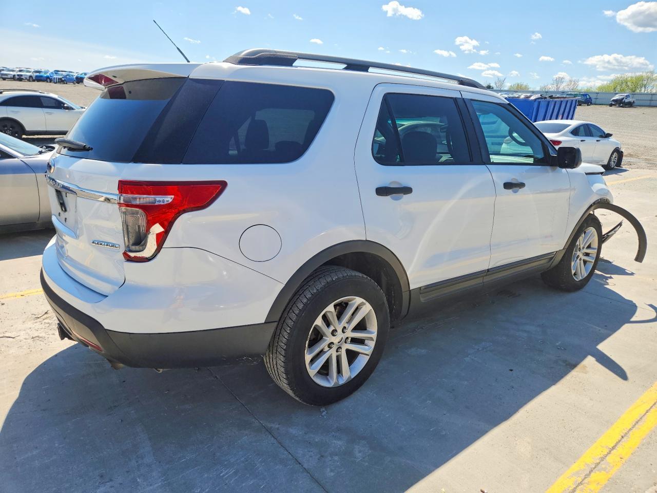 2015 Ford Explorer - Фото 3