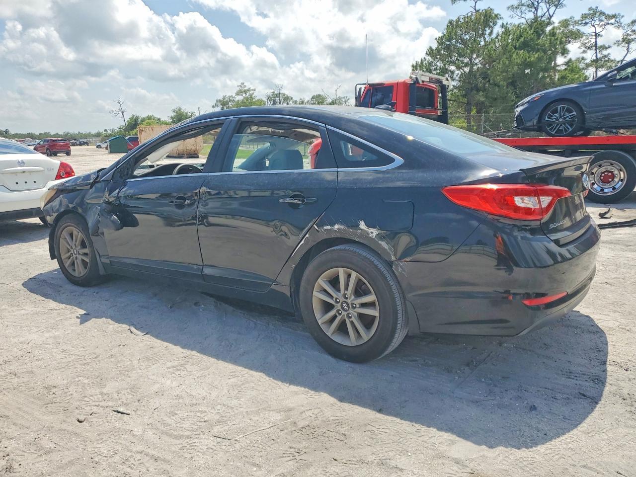 2015 Hyundai Sonata Se - Image 2