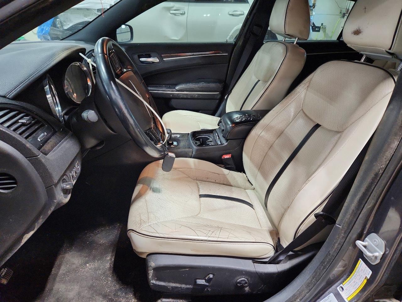 2014 Chrysler 300 - Фото 7