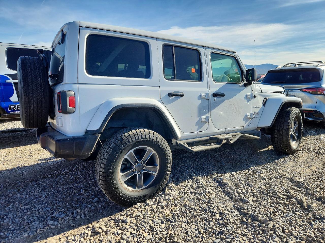 2023 Jeep Wrangler Sahara - Фото 3