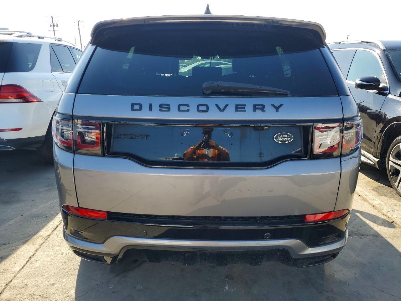 2022 Land Rover Discovery Sport S R-Dynamic - Image 6