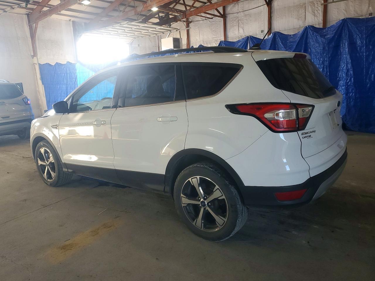 2018 Ford Escape Sel - Image 2