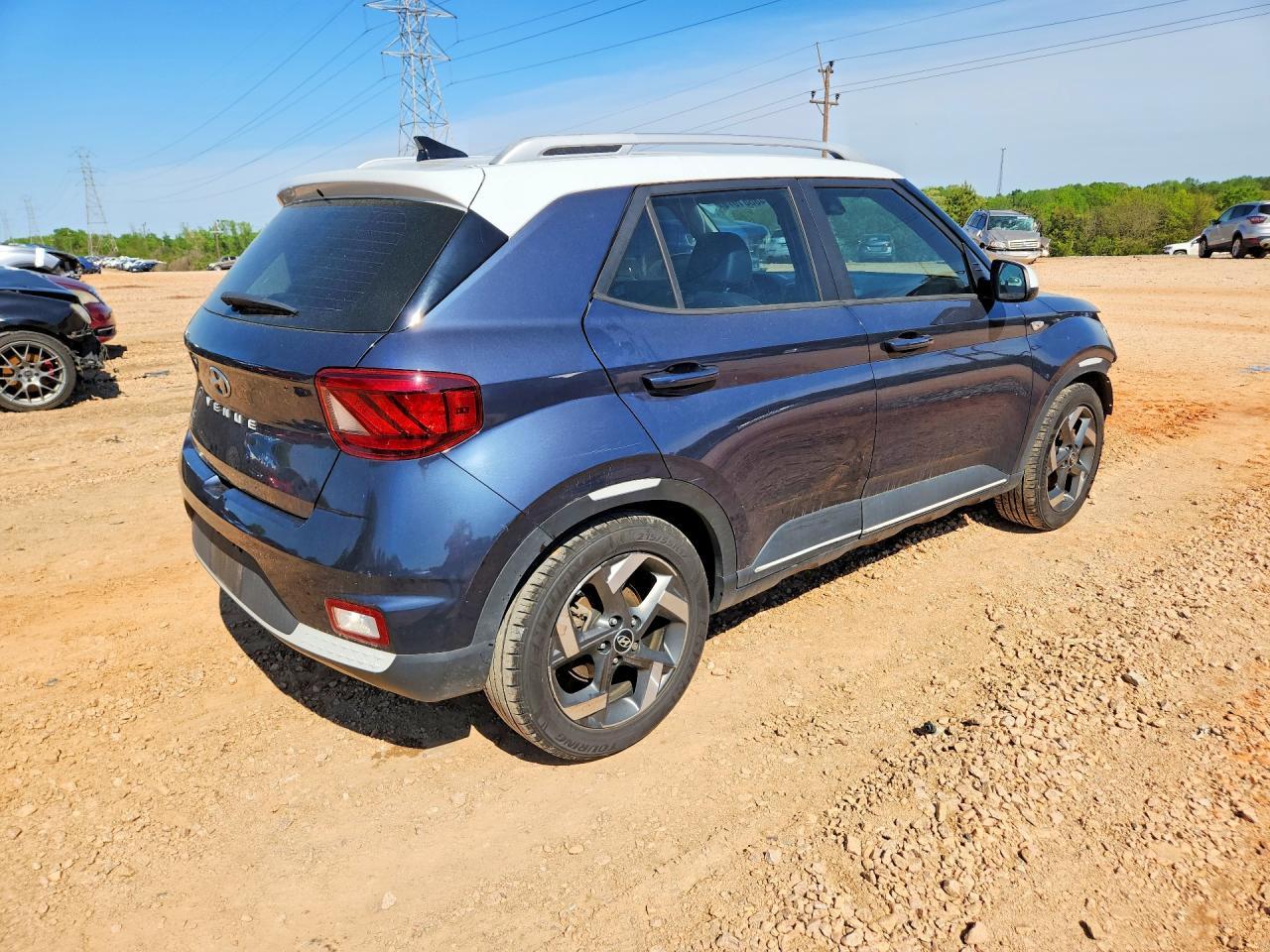 2020 Hyundai Venue Denim - Image 3