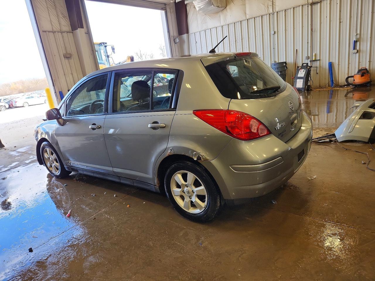 2008 Nissan Versa 1.8 S - Image 2