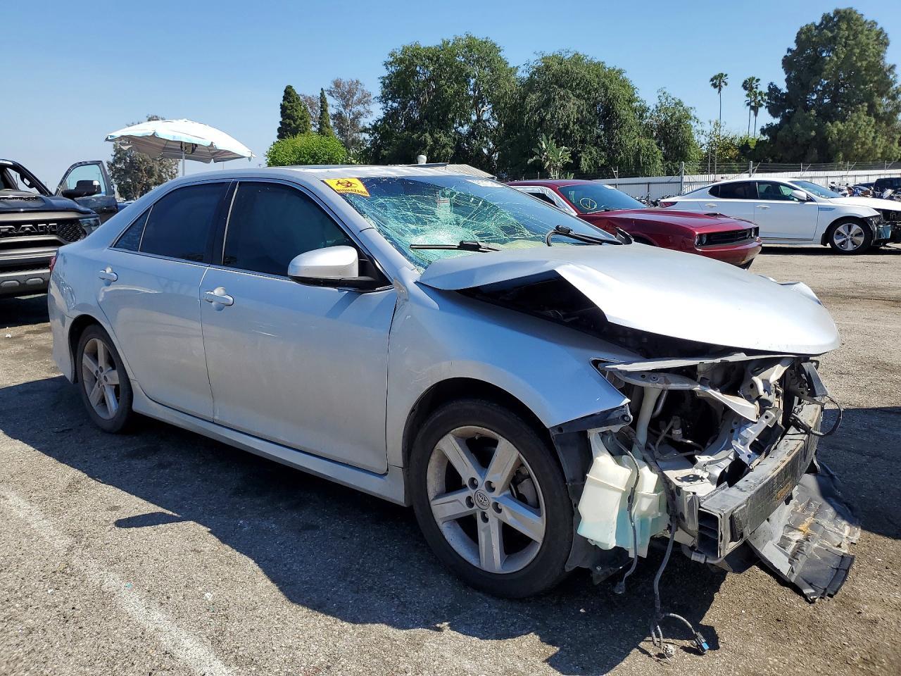 2014 Toyota Camry Se - Фото 4
