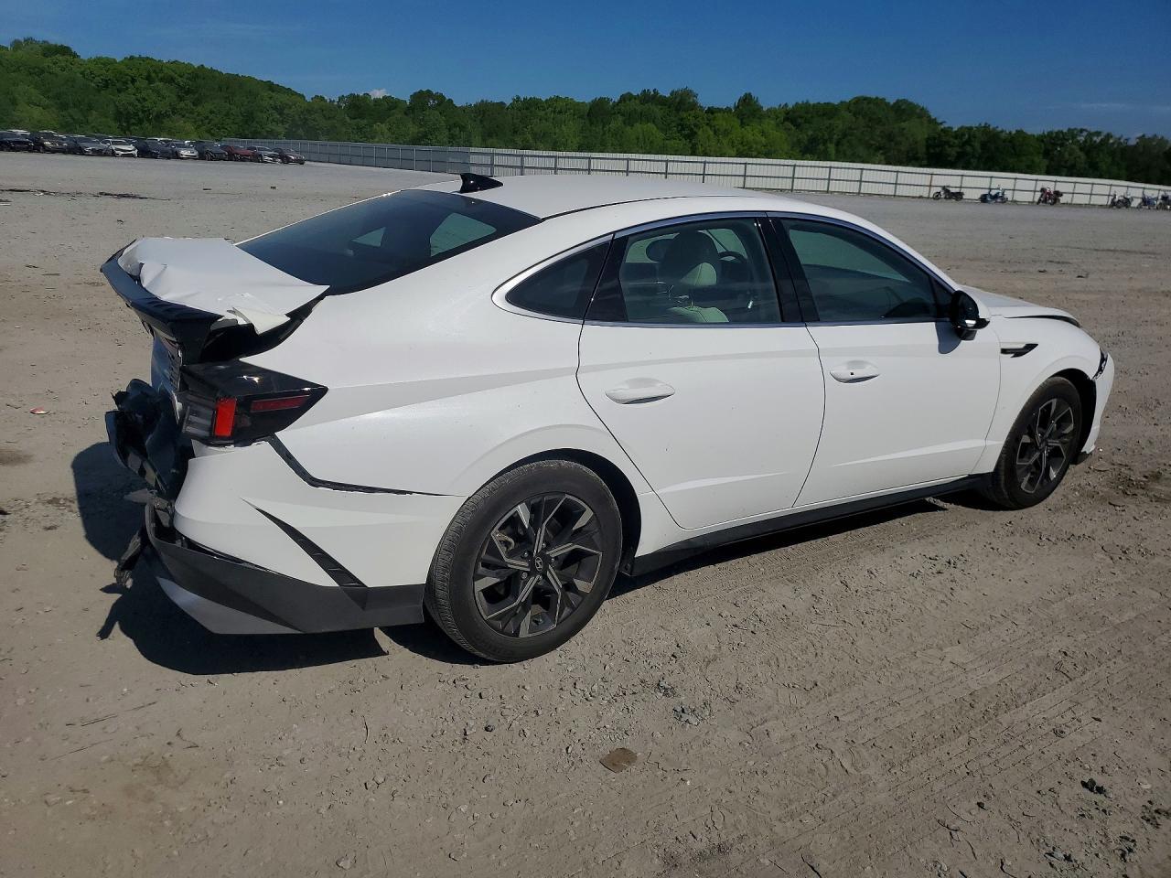 2025 Hyundai Sonata Sel - Image 3