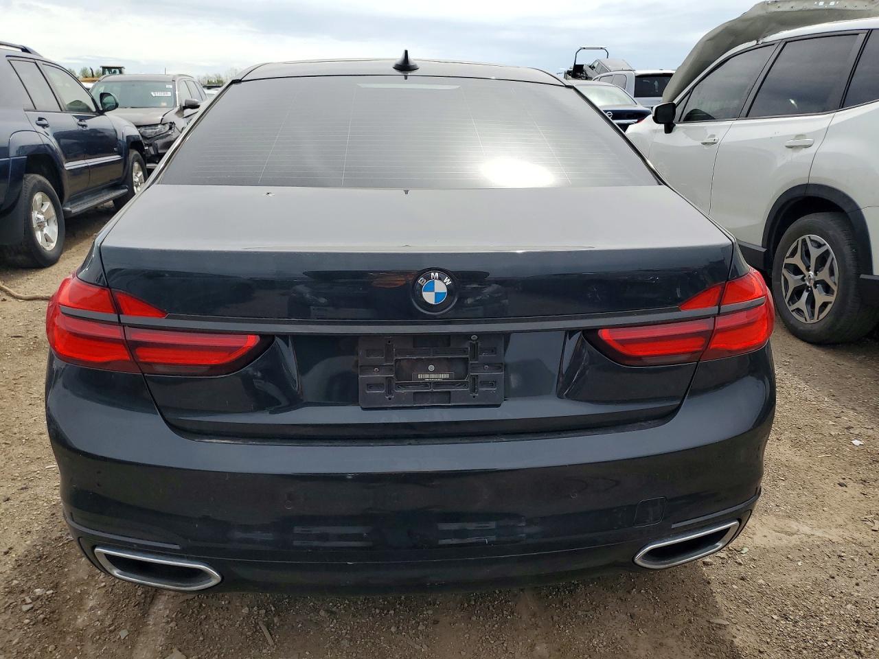 2018 BMW 750 Xi - Фото 6