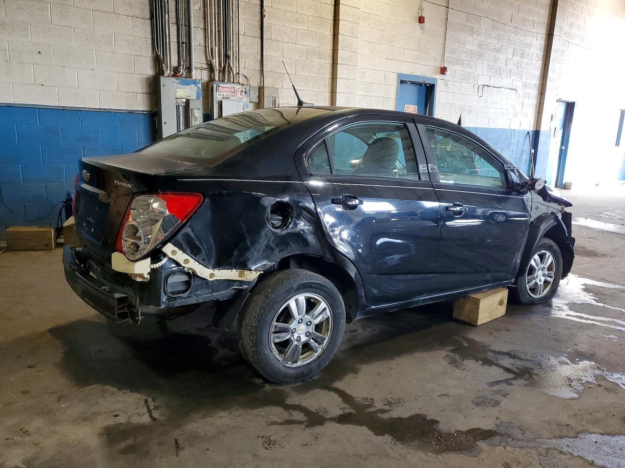 2012 Chevrolet Sonic Ls - Фото 3