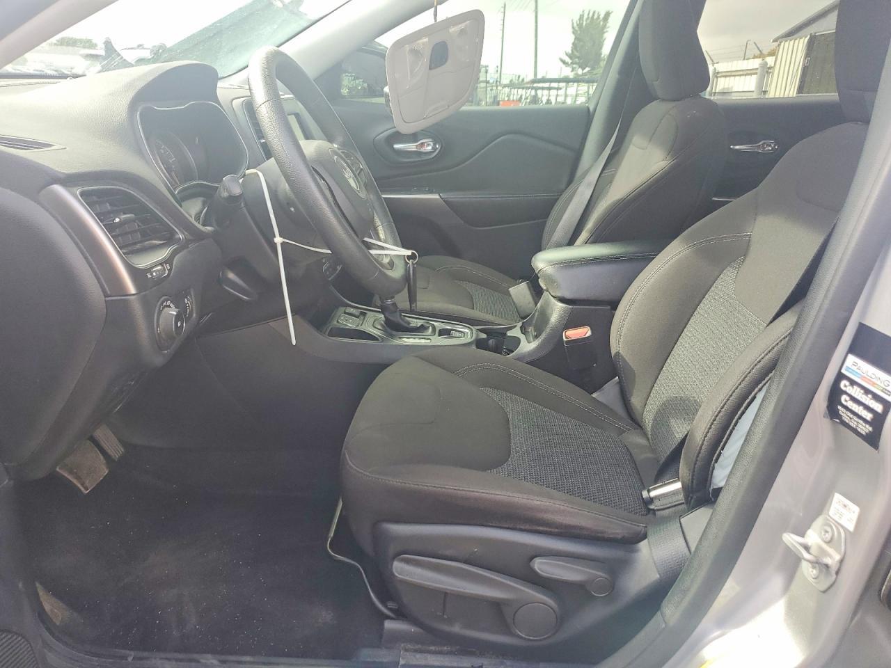 2019 Jeep Cherokee Latitude - Image 7