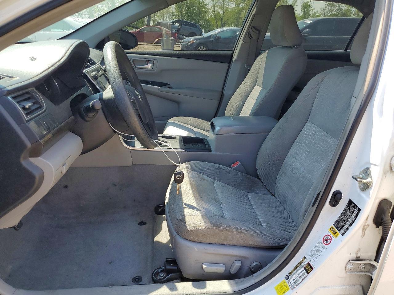 2016 Toyota Camry Le - Image 7