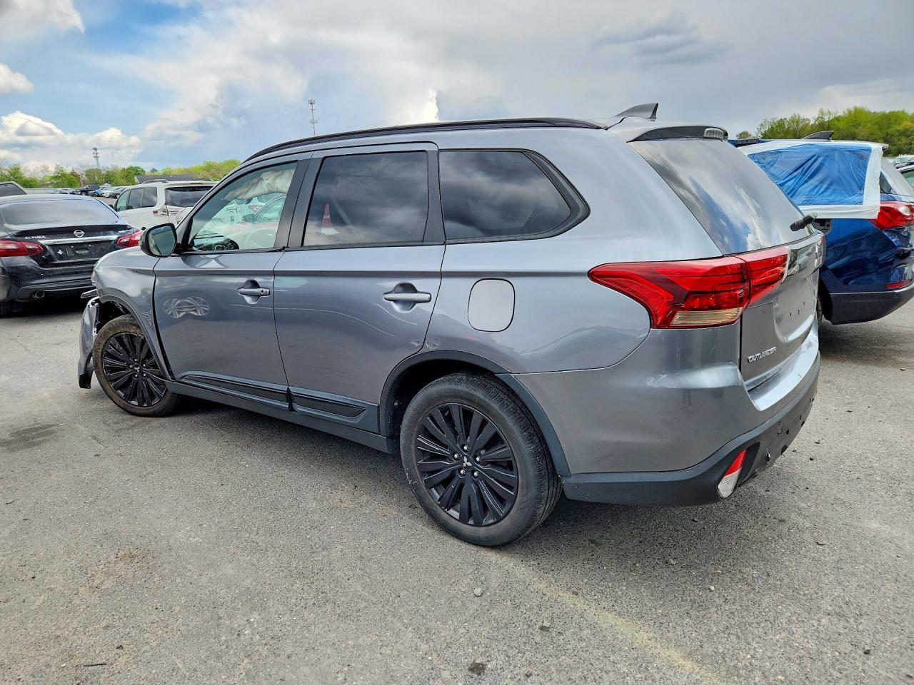 2020 Mitsubishi Outlander Se - Image 2