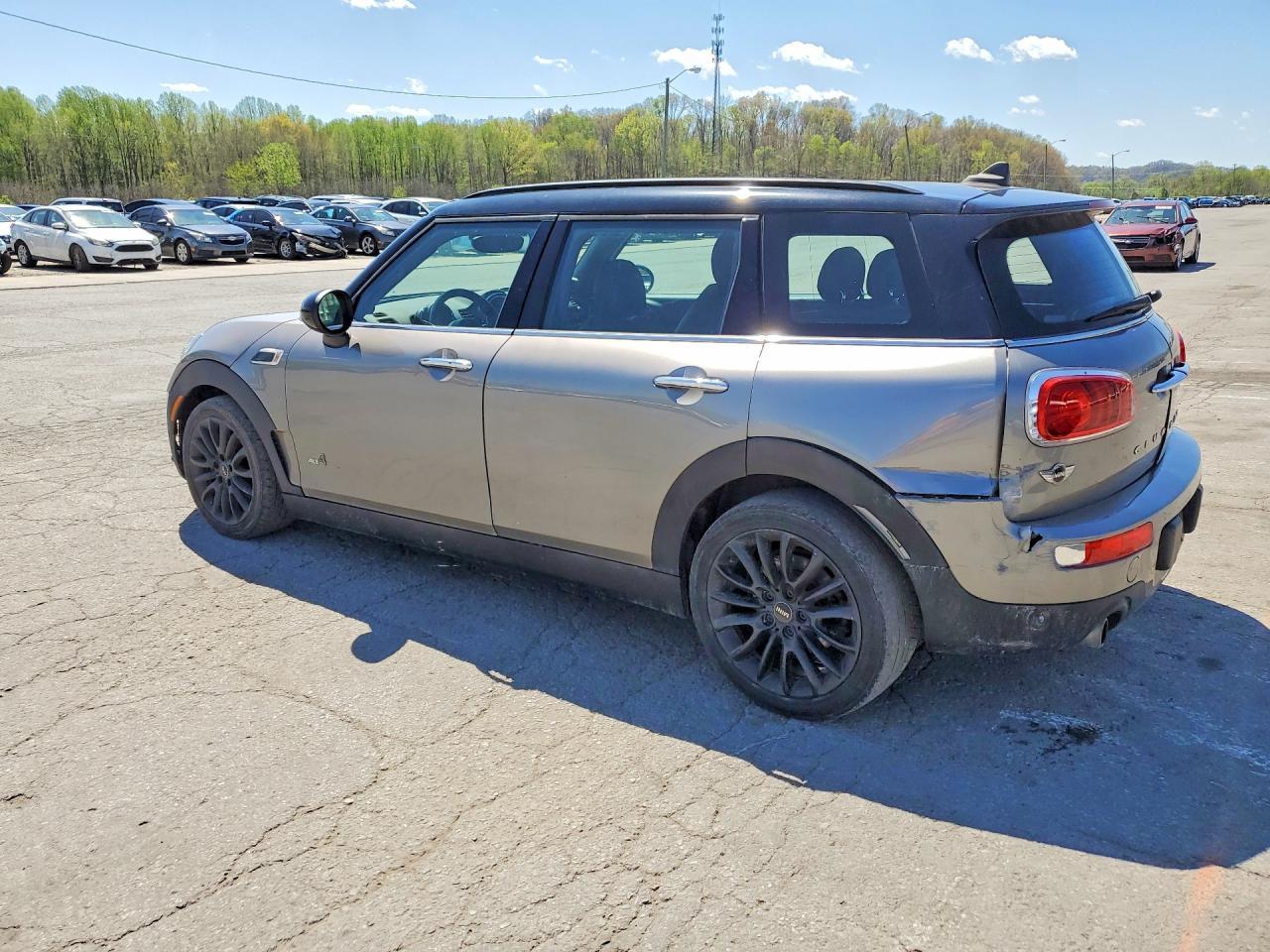 2017 Mini Cooper Clubman All4 - Image 2