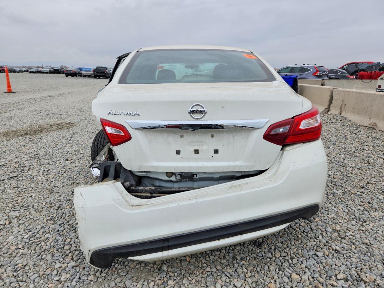2016 Nissan Altima 2.5 S - Фото 6