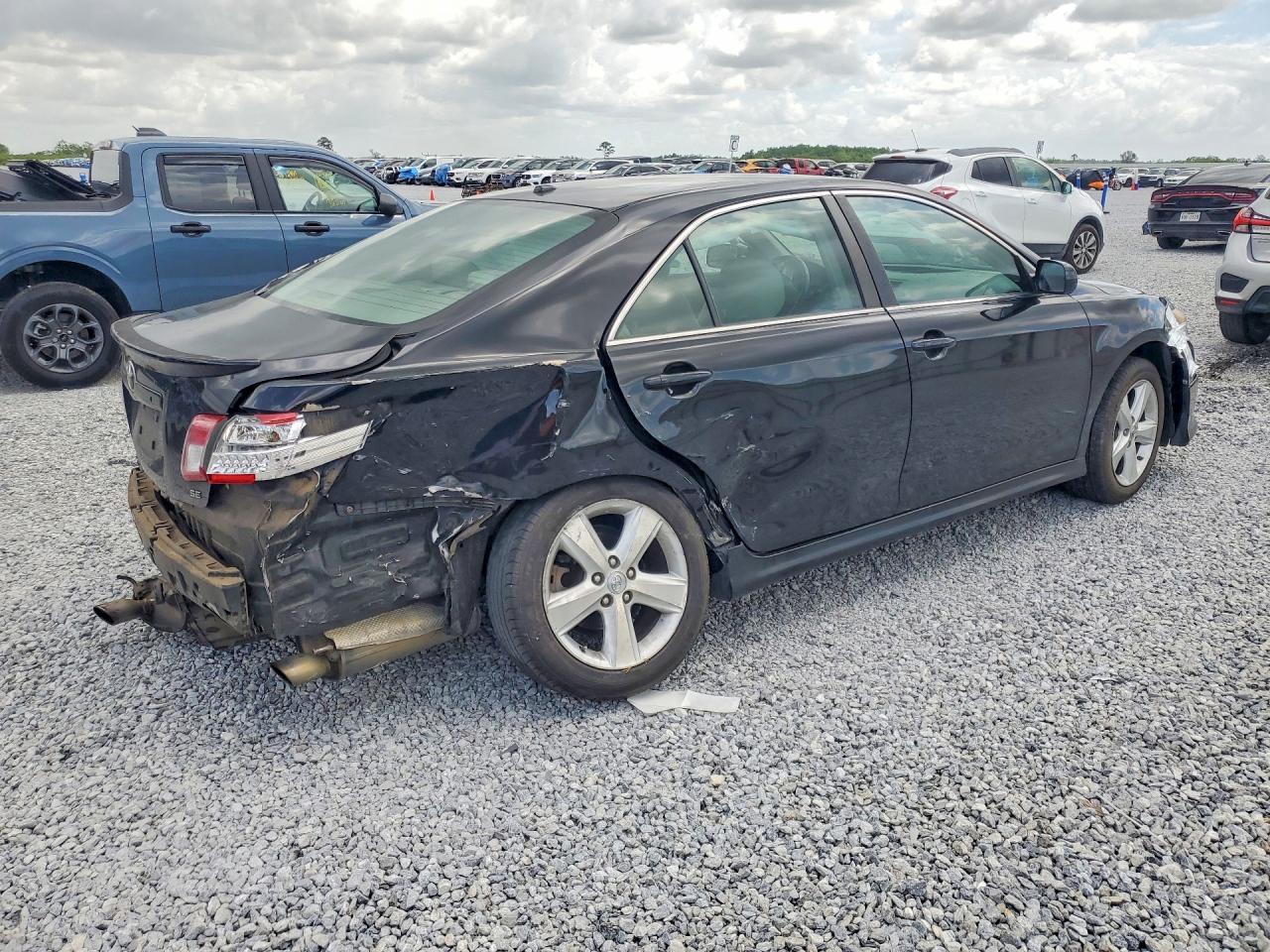 2010 Toyota Camry Se - Image 3
