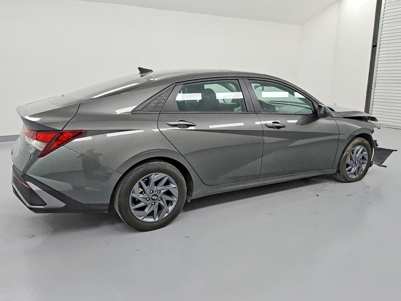 2024 Hyundai Elantra Sel - Фото 3