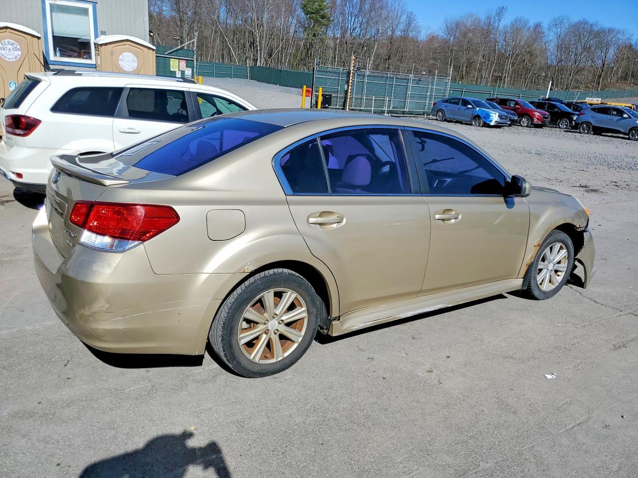 2010 Subaru Legacy 2.5I Premium - Фото 3