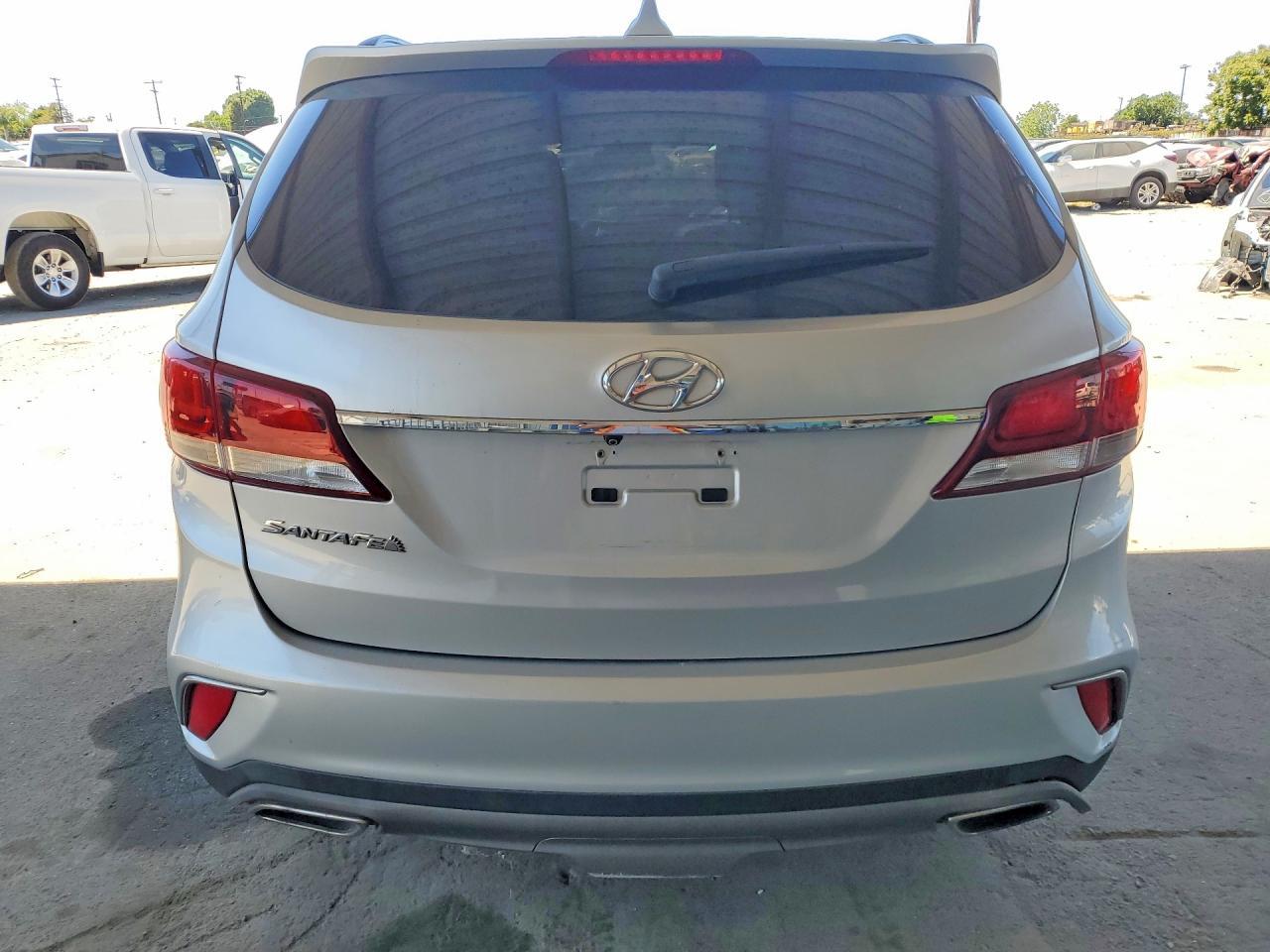 2017 Hyundai Santa Fe Se - Фото 6