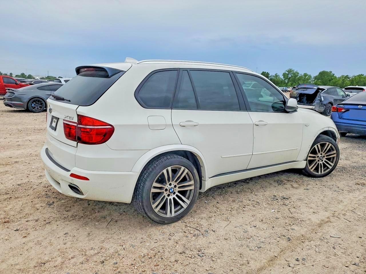 2012 BMW X5 xDrive50I - Image 3