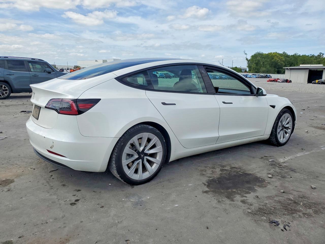 2023 Tesla Model 3 - Image 3