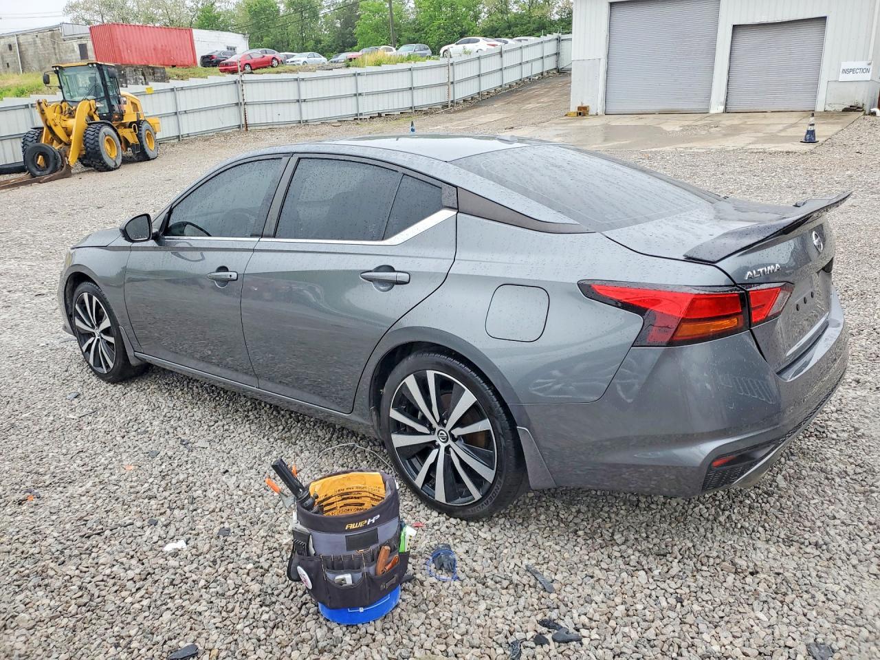 2019 Nissan Altima Sr - Image 2
