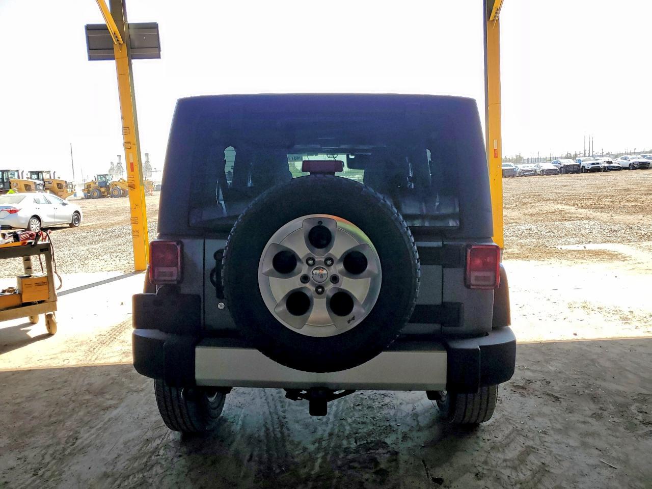 2014 Jeep Wrangler Unlimited Sahara - Фото 6