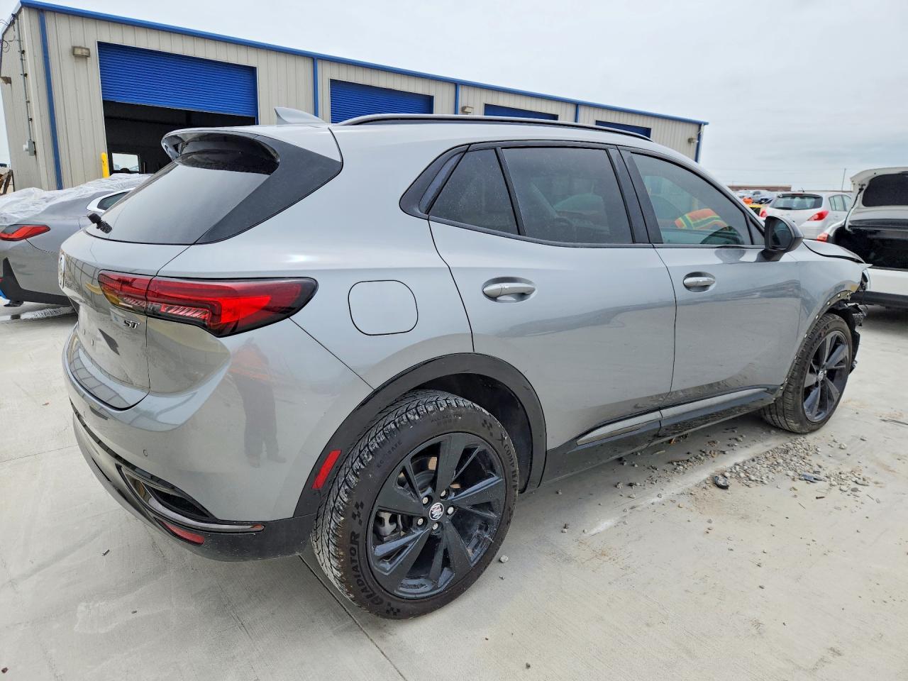 2023 Buick Envision Essence - Image 3