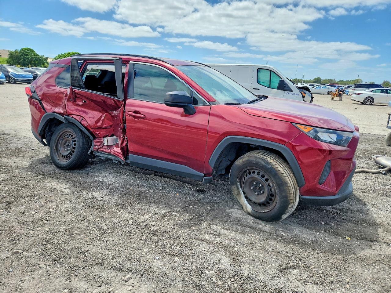 2019 Toyota Rav4 Le - Image 4