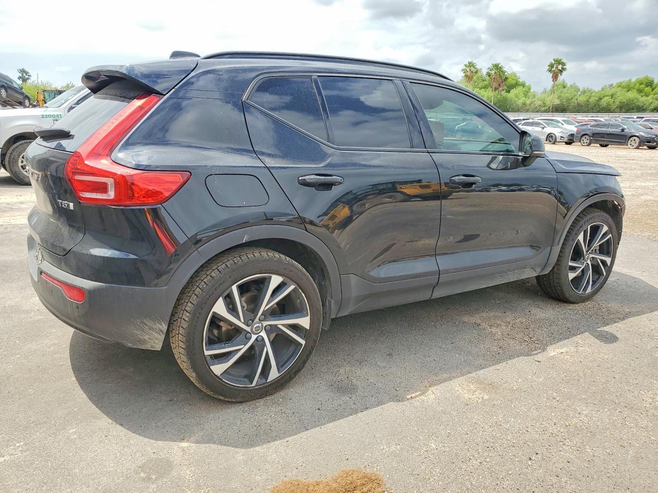 2021 Volvo Xc40 T5 R-Design - Фото 3