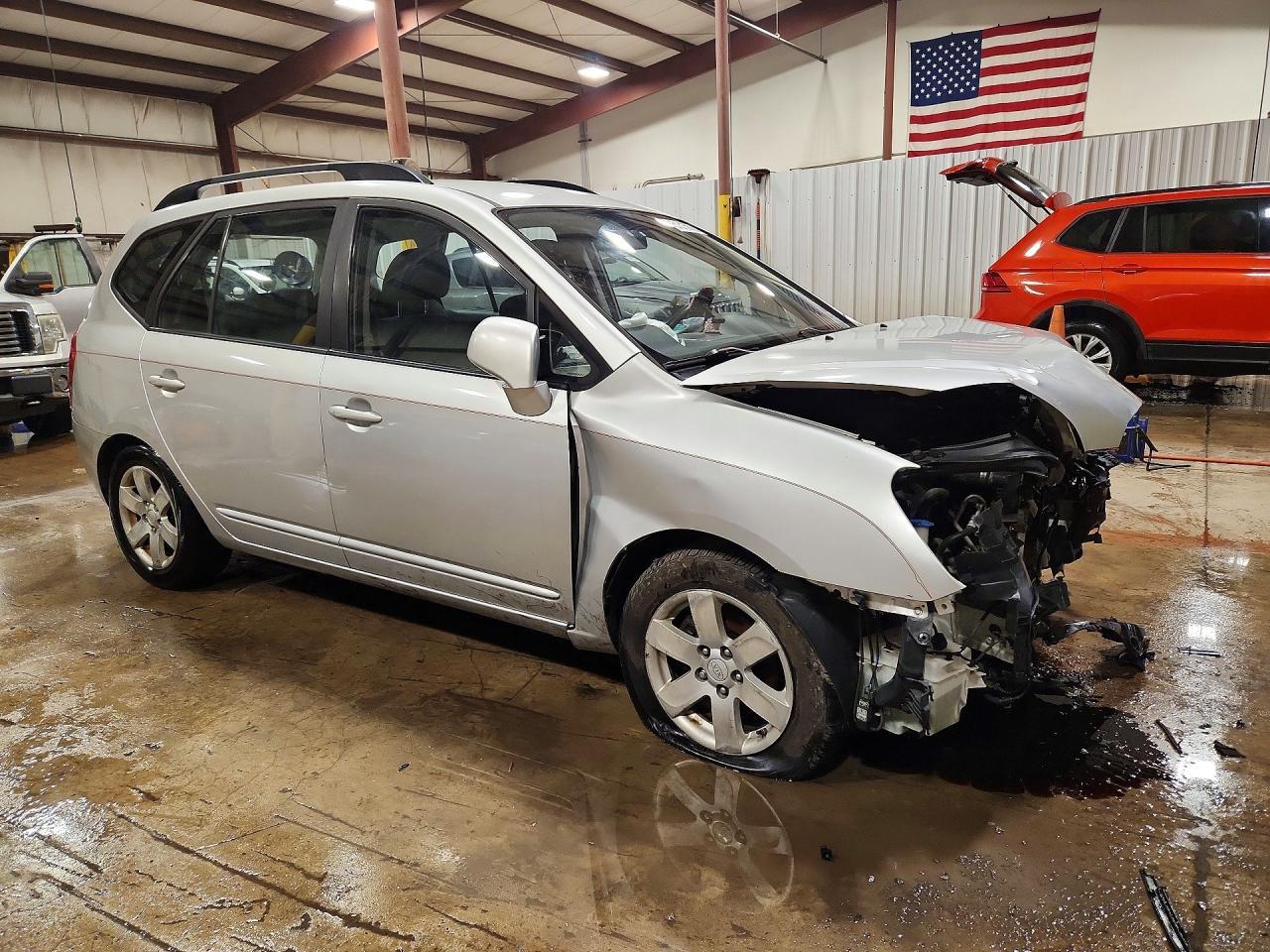 2009 Kia Rondo Base - Фото 4