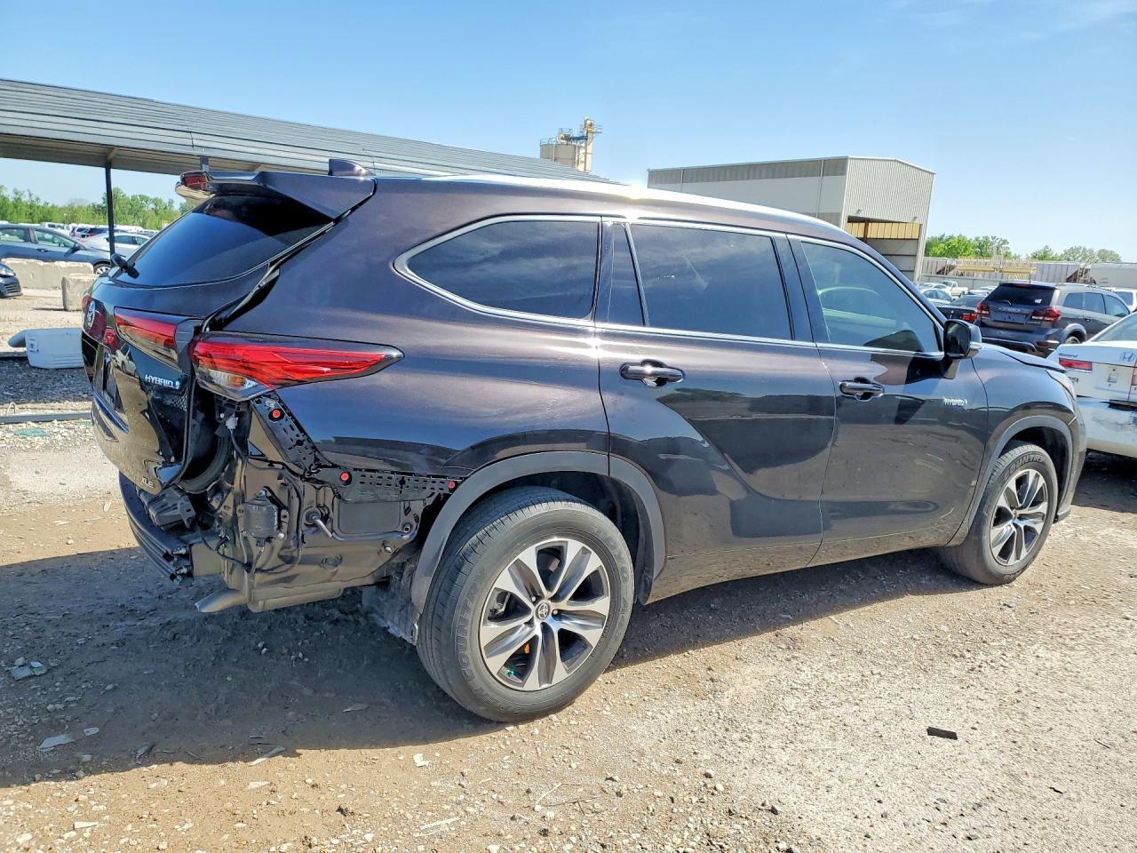 2021 Toyota Highlander Hybrid Xle - Image 3
