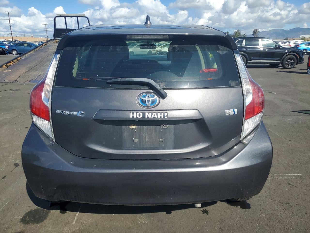 2016 Toyota Prius C Two - Image 6