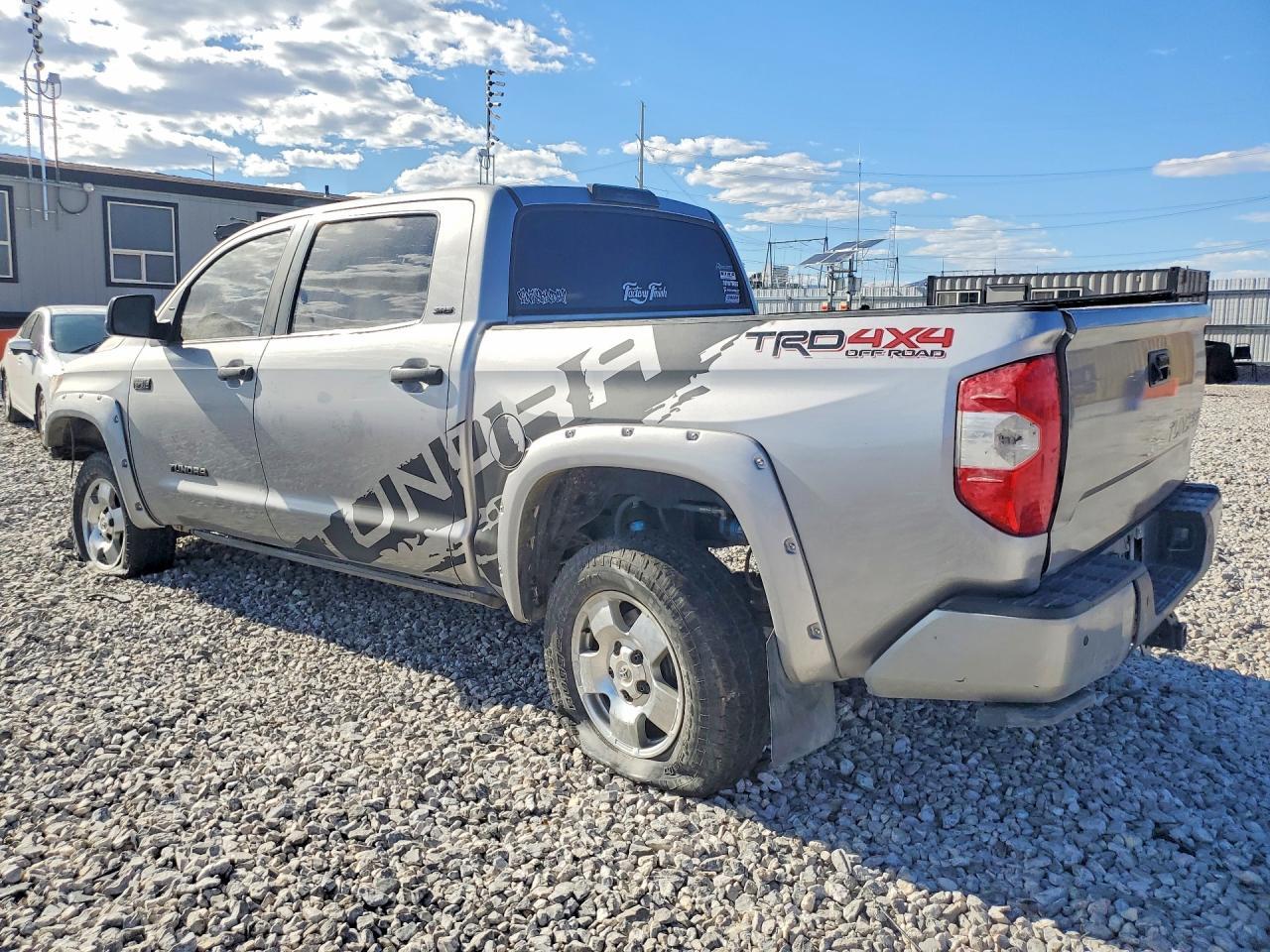 2017 Toyota Tundra Sr5 - Image 2