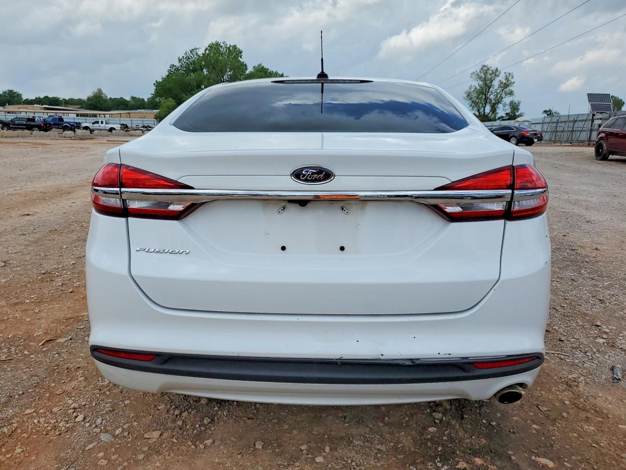 2017 Ford Fusion S - Фото 6