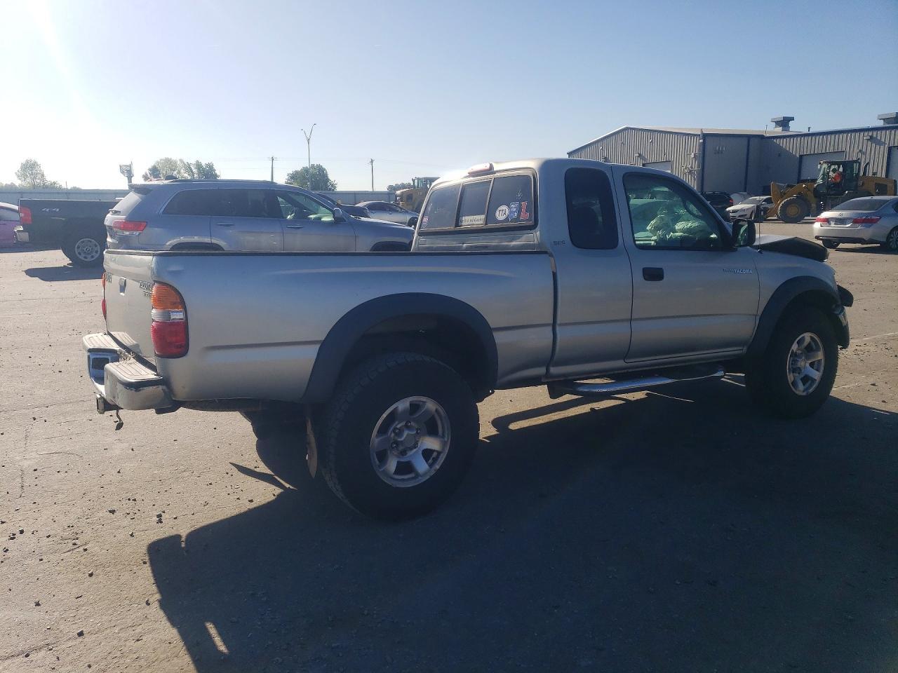 2004 Toyota Tacoma V6 - Image 3