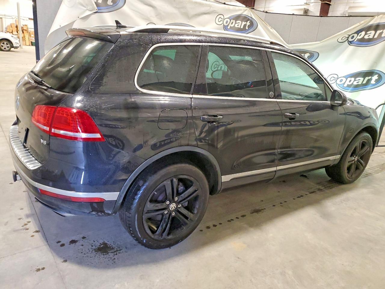 2017 Volkswagen Touareg Wolfsburg - Image 3