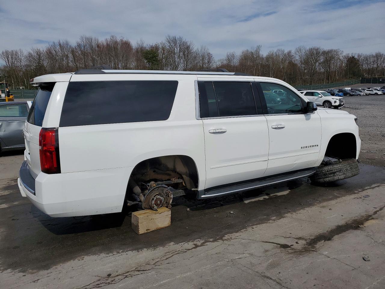 2018 Chevrolet Suburban K1500 Premier - Фото 3