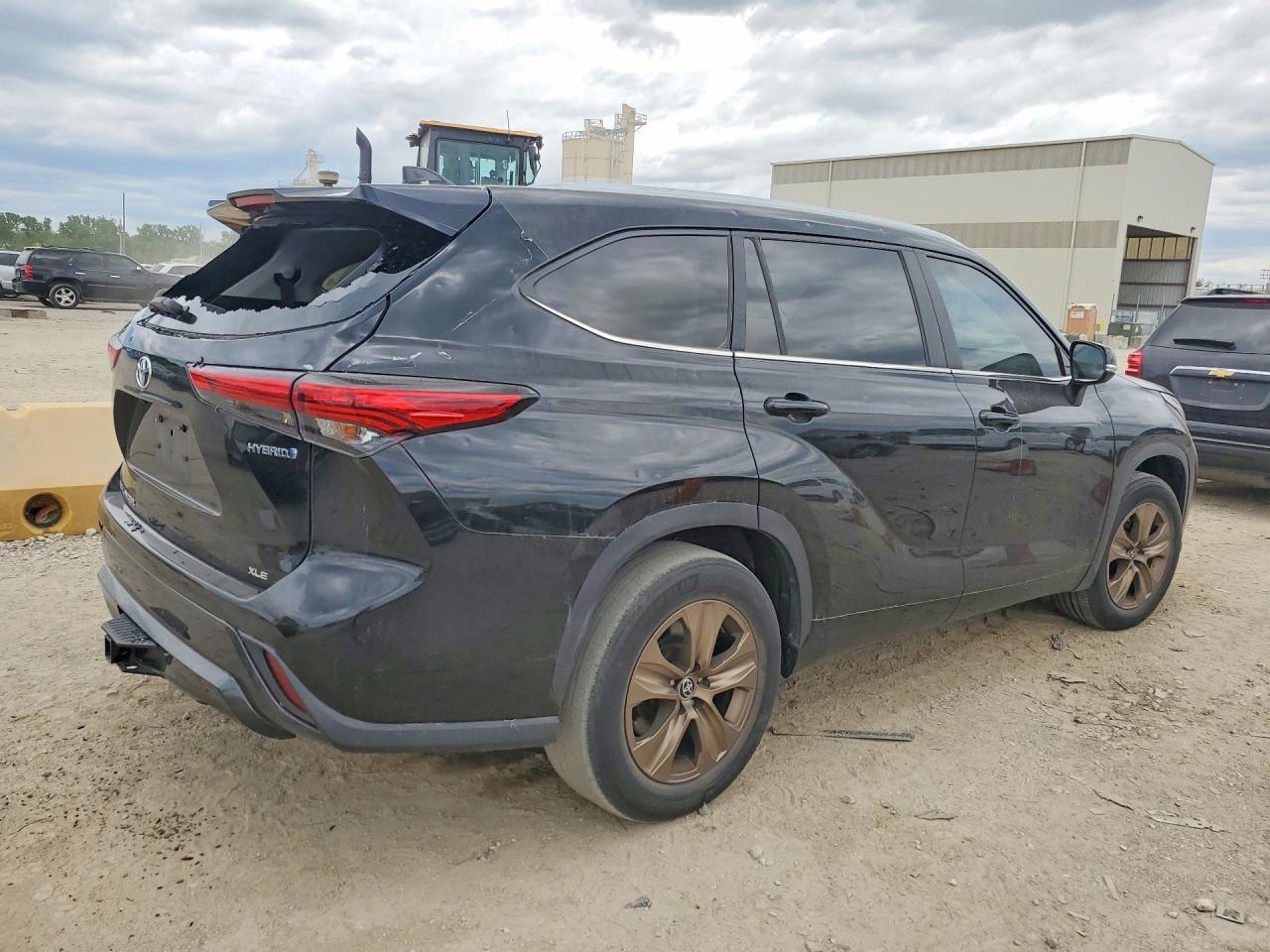 2023 Toyota Highlander Hybrid Bronze Edition - Фото 3