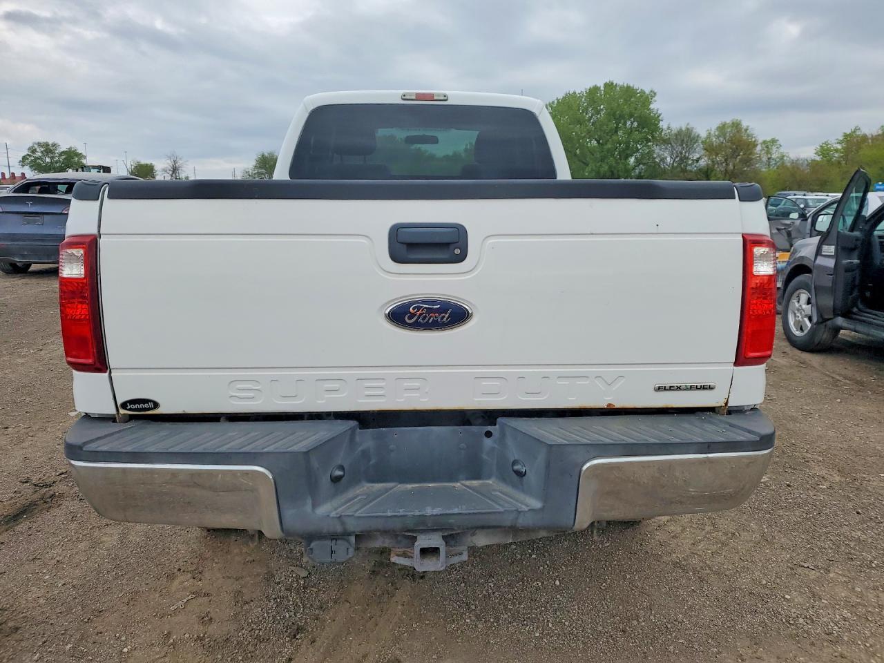 2015 Ford F250 Super Duty - Image 6