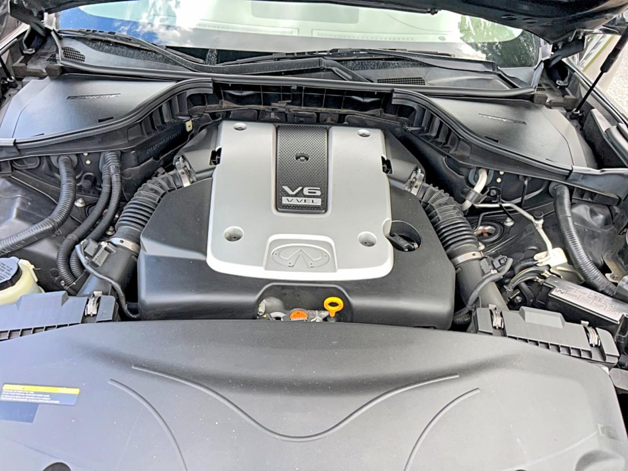 2018 Infiniti Q70L 3.7 Luxe - Image 7