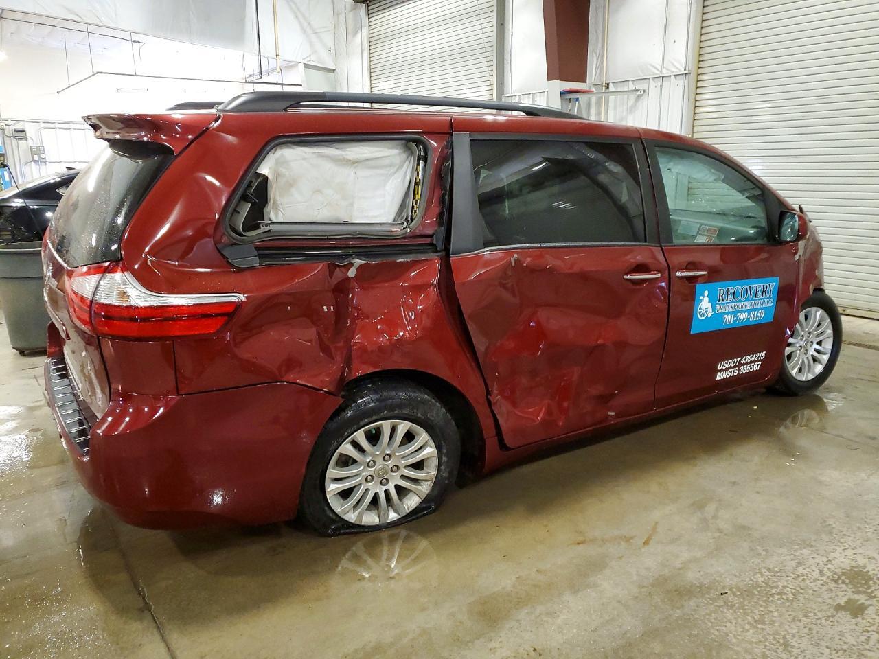 2015 Toyota Sienna Xle 8-Passenger - Фото 3