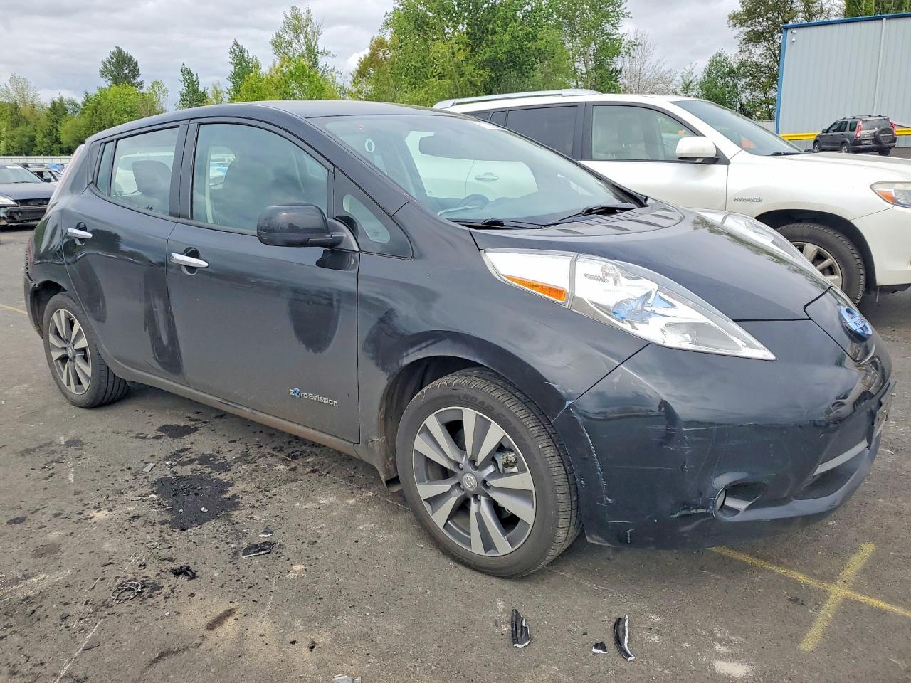 2015 Nissan Leaf S - Image 4