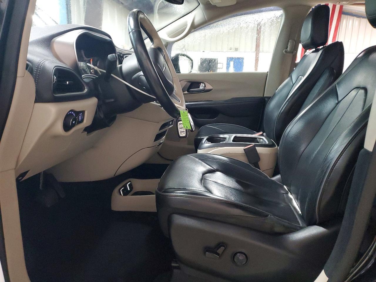 2018 Chrysler Pacifica Limited - Image 7
