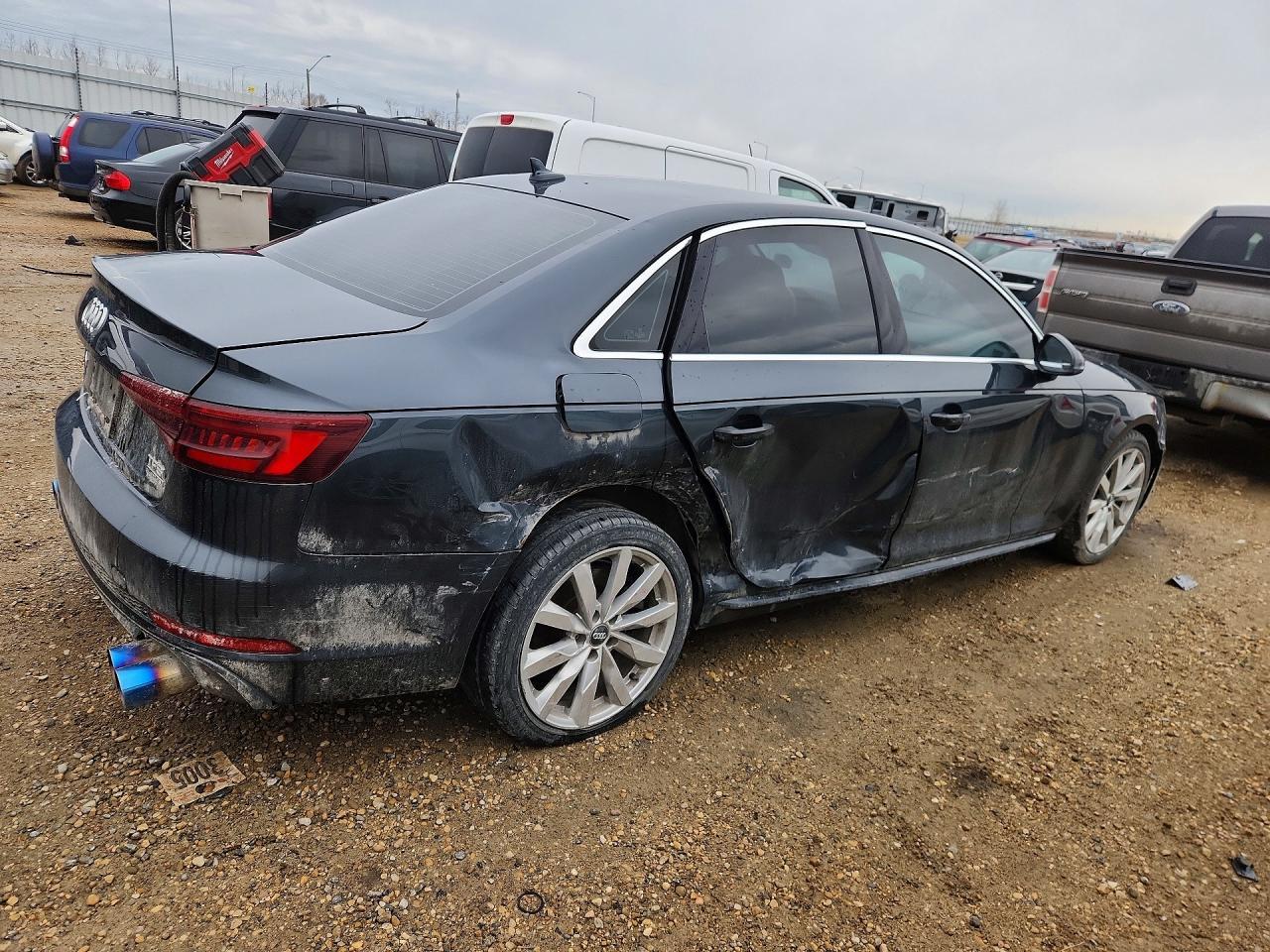 2018 Audi A4 Komfort - Фото 3