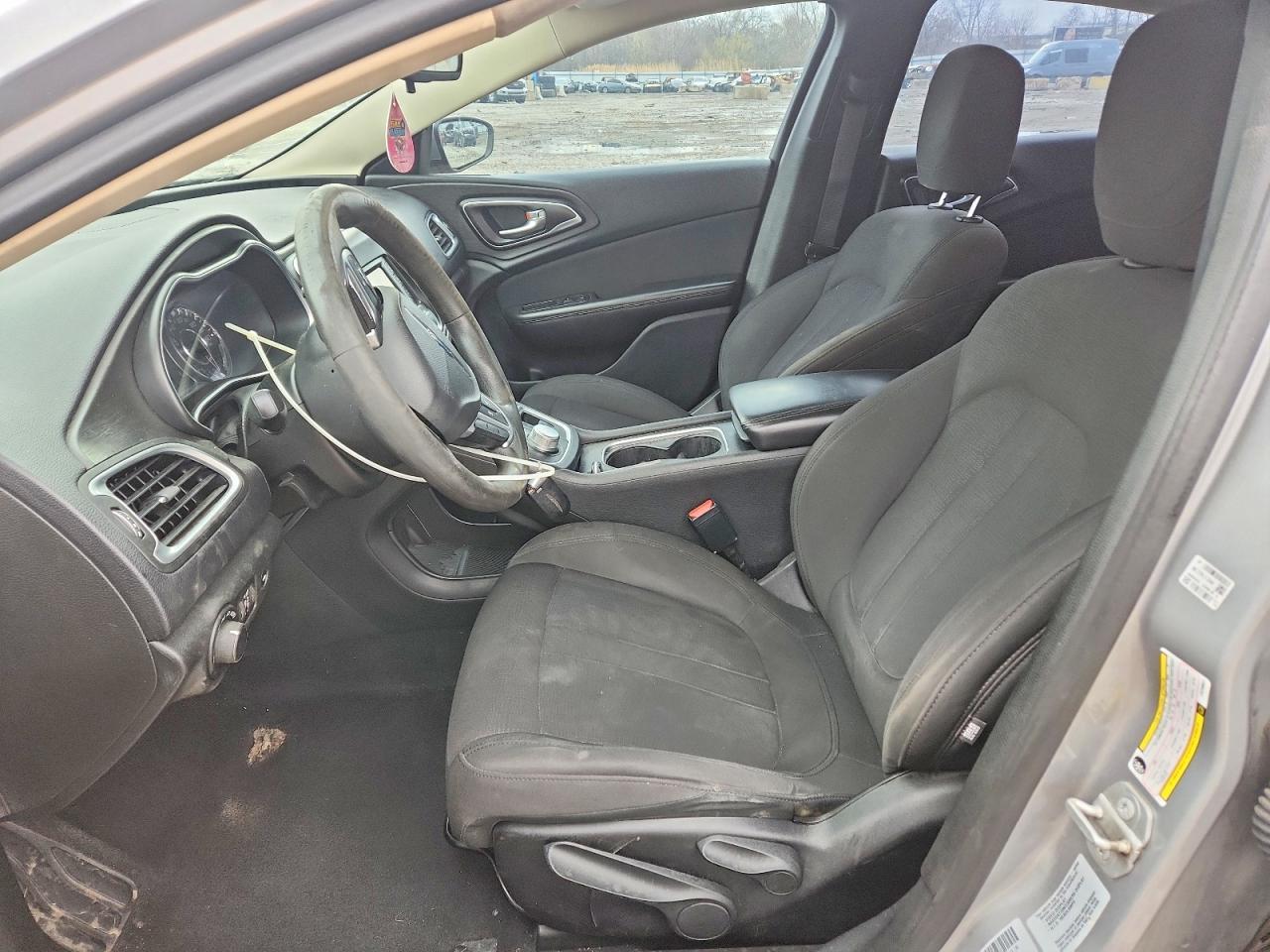 2015 Chrysler 200 Limited - Фото 7