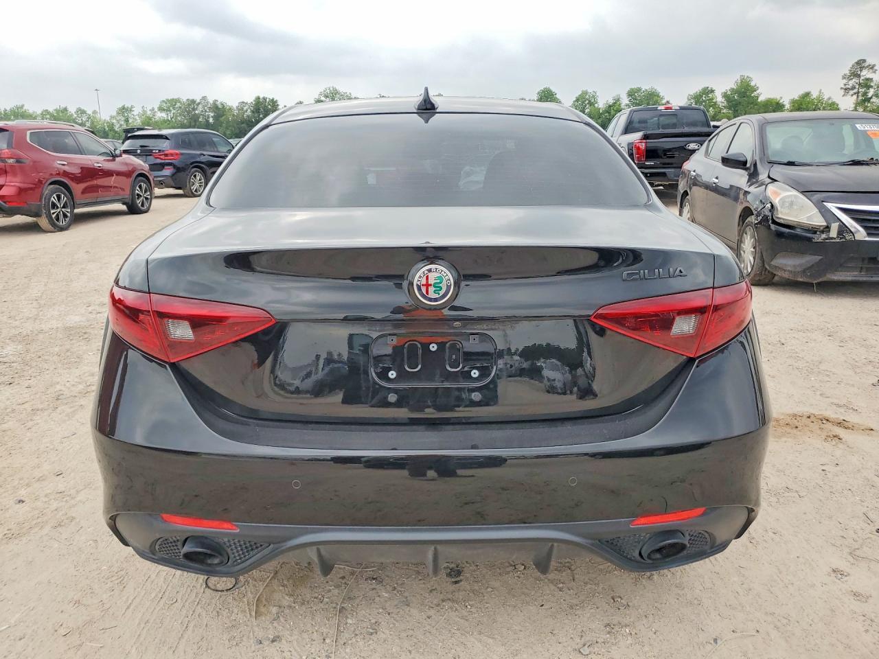 2020 Alfa Romeo Giulia - Фото 6
