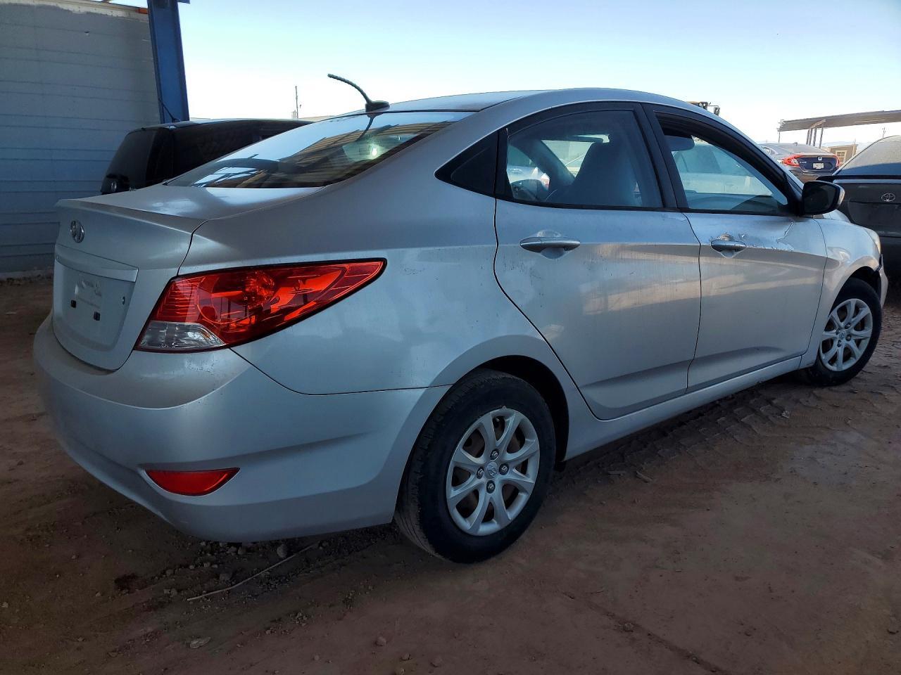 2014 Hyundai Accent Gls - Image 3
